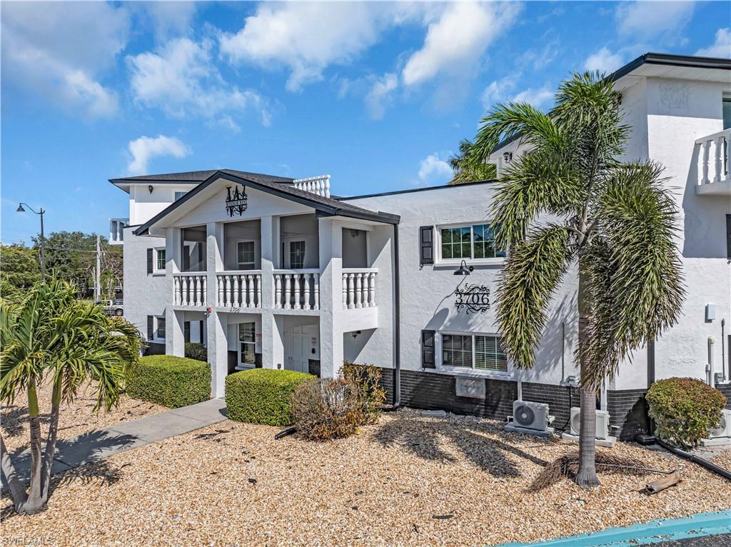 WINDSOR WEST - Residential