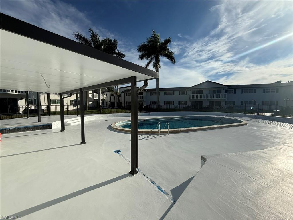 WINDSOR WEST - Residential