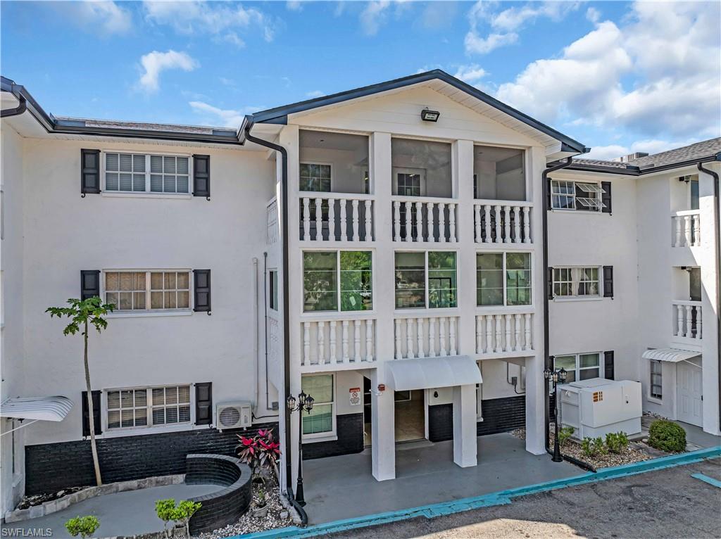 WINDSOR WEST - Residential