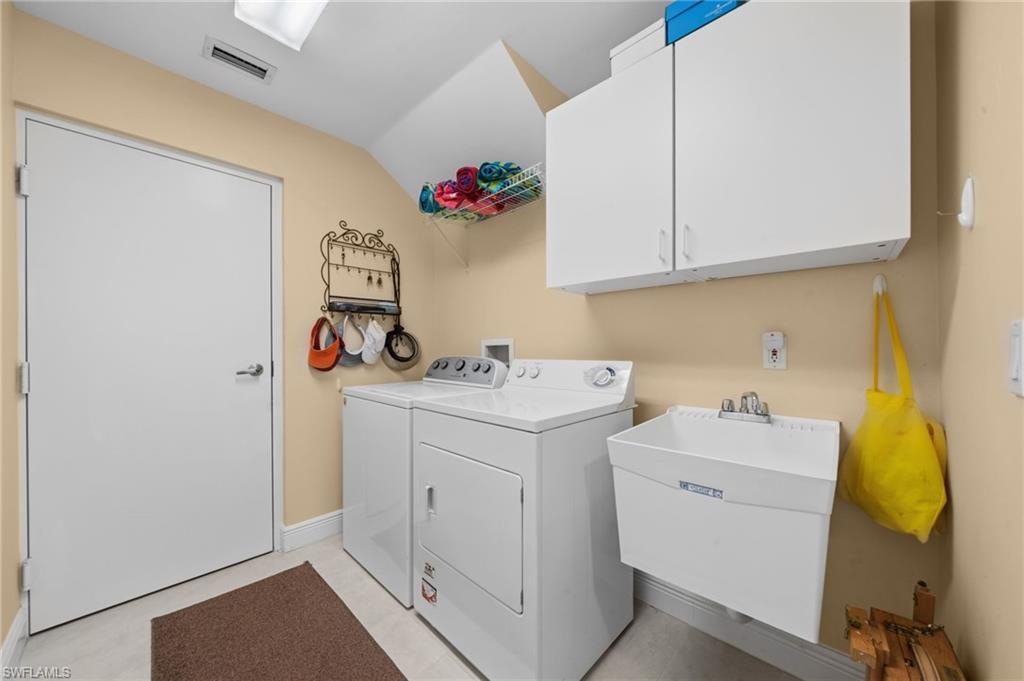 LAS BRISAS AT SPANISH WELLS - Residential