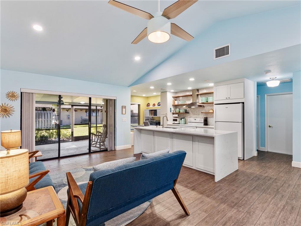 COMPASS POINTE - Residential