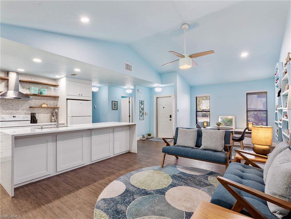 COMPASS POINTE - Residential