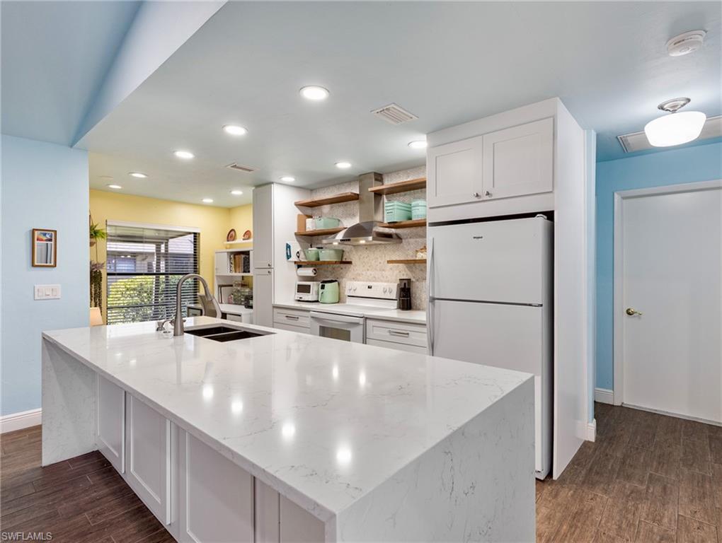 COMPASS POINTE - Residential