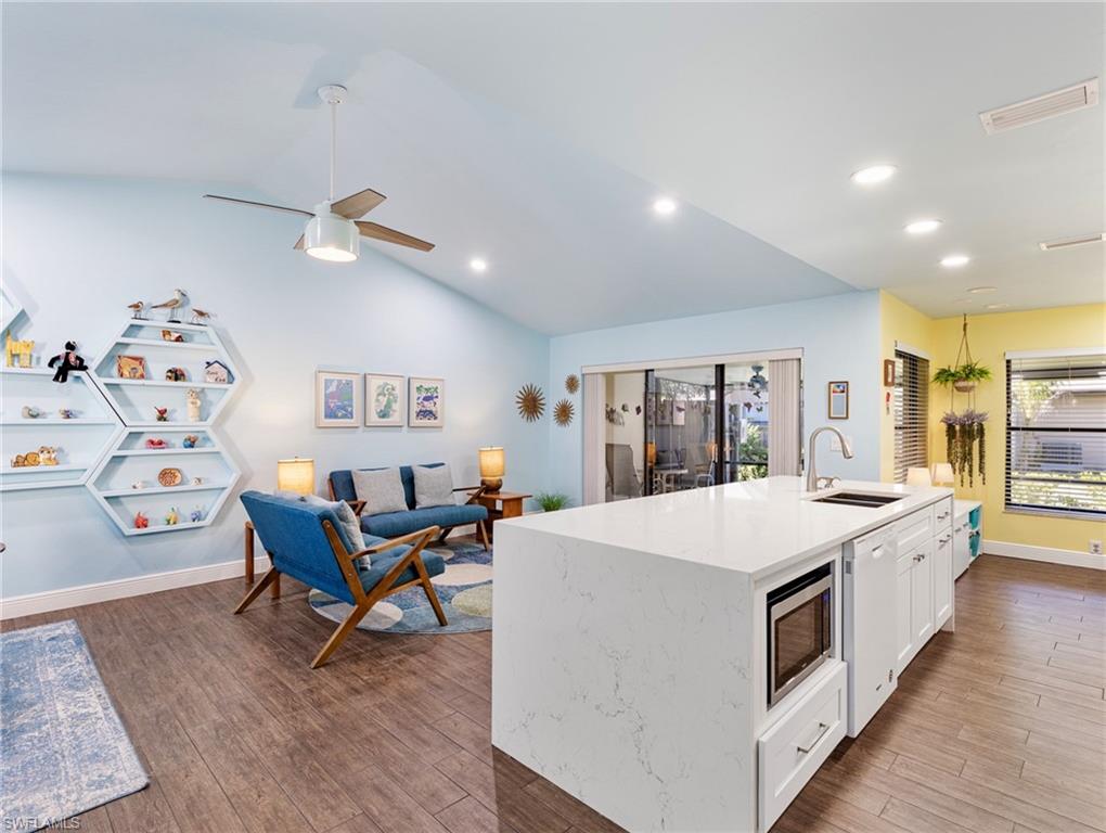 COMPASS POINTE - Residential