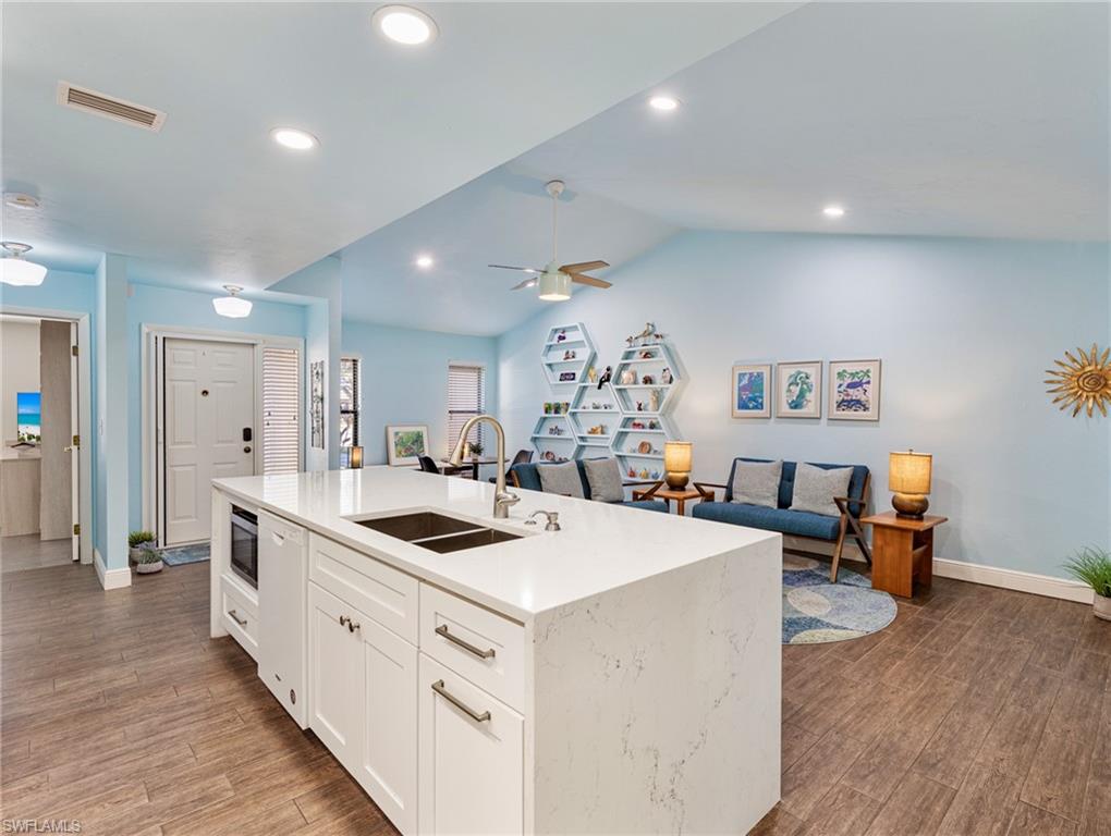 COMPASS POINTE - Residential