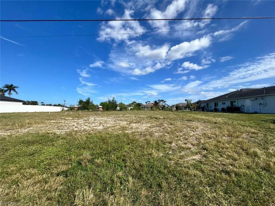 Very Nice oversized waterfront lot located in a very desirable area of the Cape. Close to Palmetto Palm Country Club on Ticonderoga Canal, ready to build your dream home!