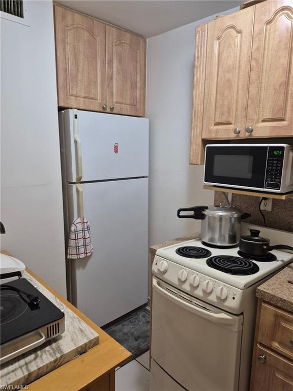 GOLDEN GATE CITY - Residential