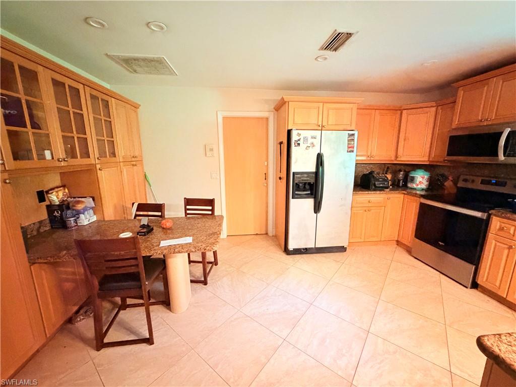 GOLDEN GATE CITY - Residential