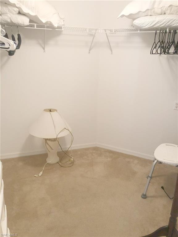 CARLTON LAKES - Residential