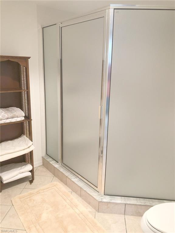 CARLTON LAKES - Residential