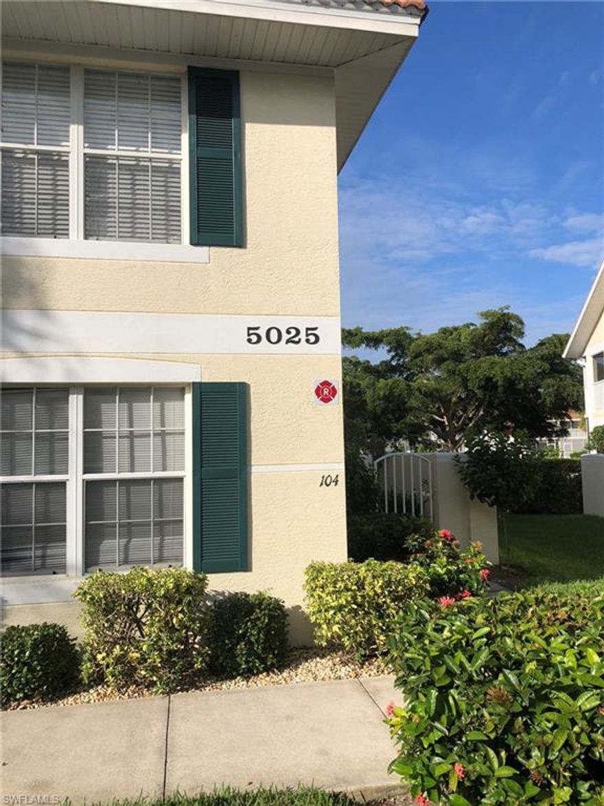 NOW OFFERED TURNKEY FURNISHED! Gorgeous LIGHT & BRIGHT 1 floor END UNIT with 2BR/DEN/2BA, facing WEST overlooking the lake! You'll love the 2 lanai's...one off the kitchen for morning sun, the other off the family room for sun all afternoon, and sunsets. New Carpet in Master Bedroom,  Truly a fabulous condo with an open floor plan which is light and bright. CARPORT REPLACEMENTS COMPLETE!