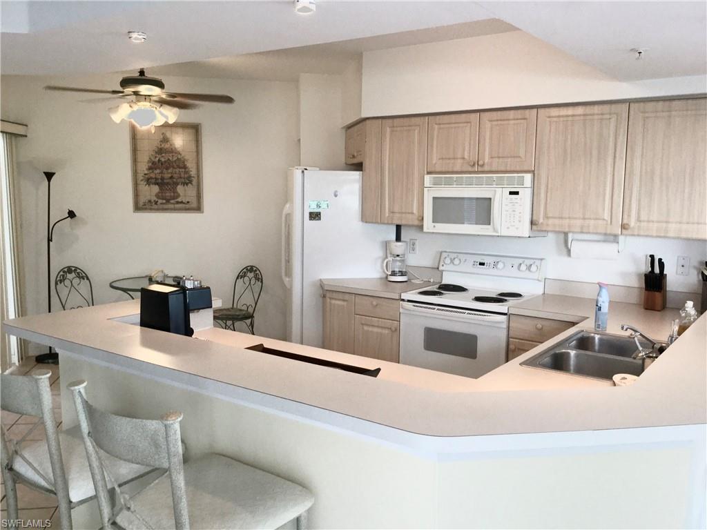 CARLTON LAKES - Residential