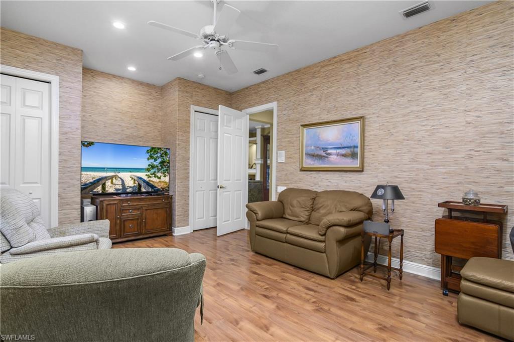 GINGER POINTE - Residential