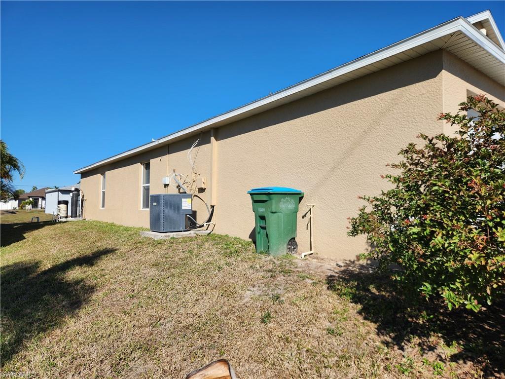 CAPE CORAL - Residential