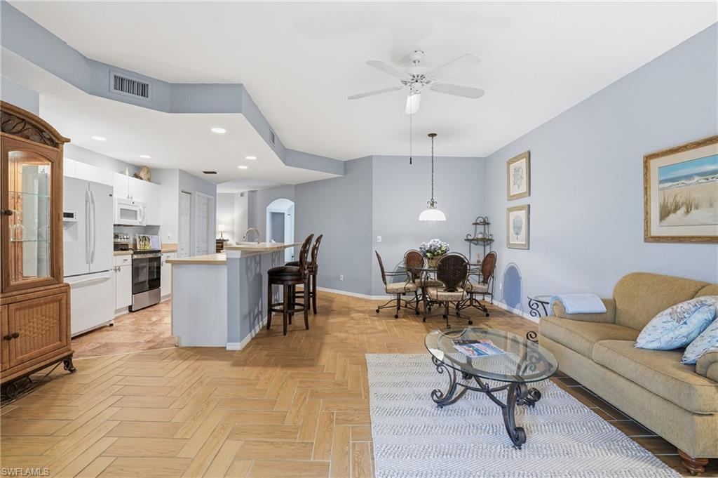 CARRIAGE HOMES AT WOODS EDGE - Residential Lease