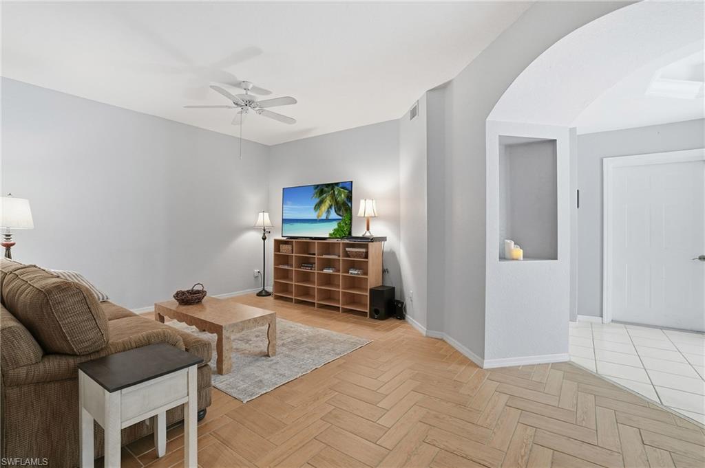 CARRIAGE HOMES AT WOODS EDGE - Residential Lease