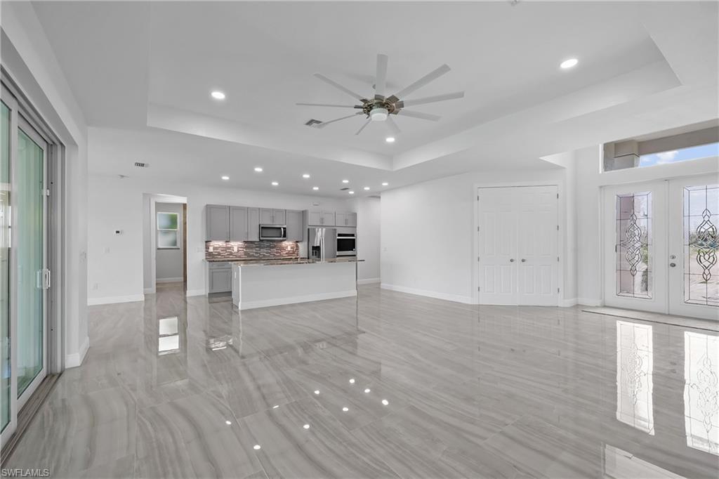 CAPE CORAL - Residential