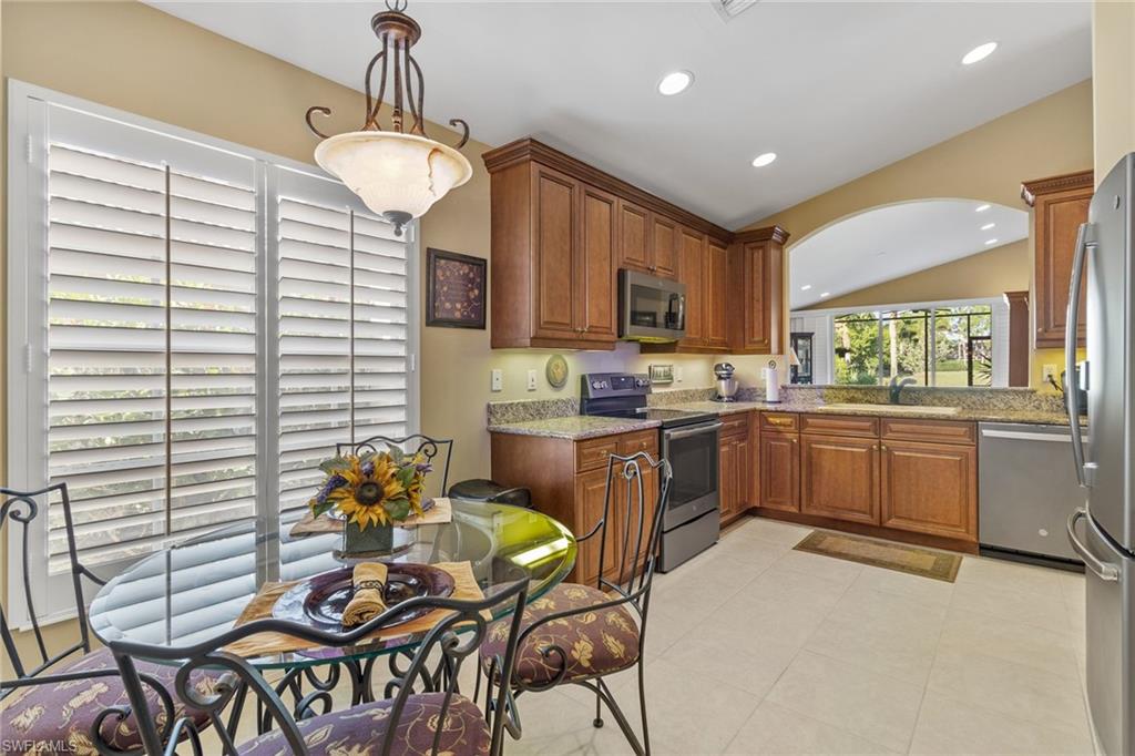 SATURNIA LAKES - Residential