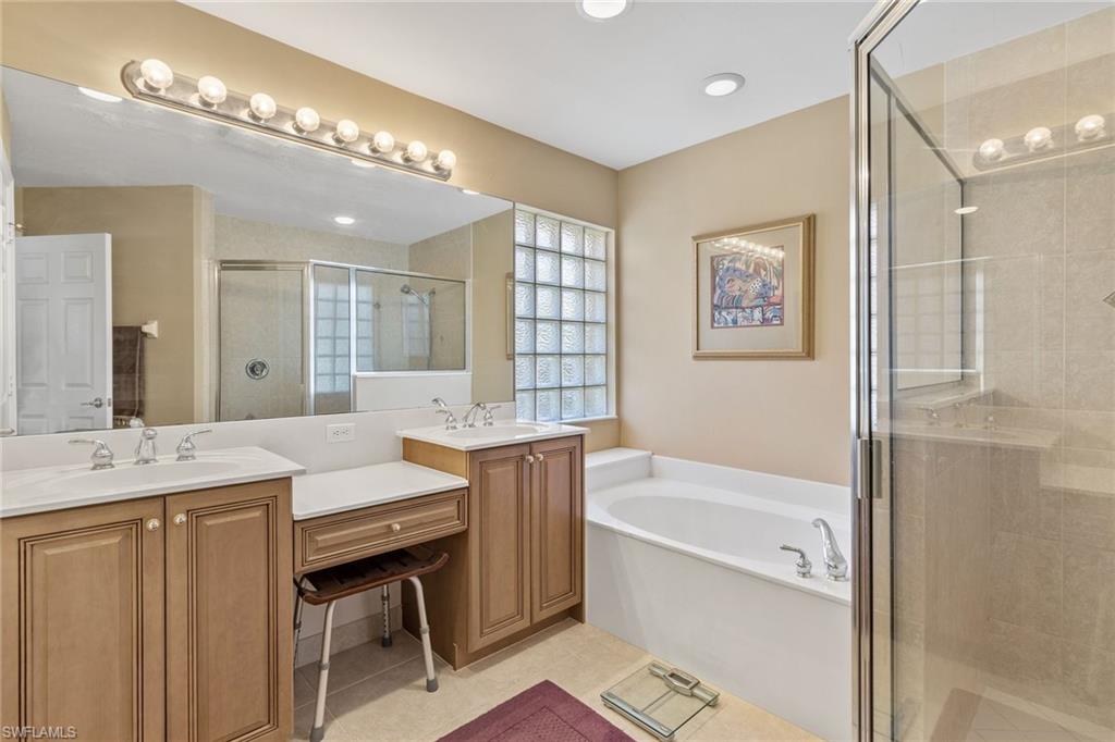 SATURNIA LAKES - Residential