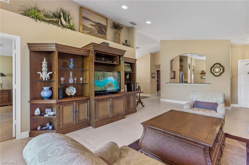 SATURNIA LAKES - Residential