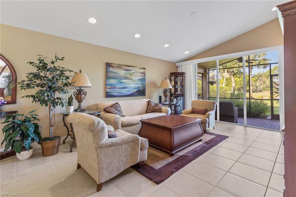 SATURNIA LAKES - Residential