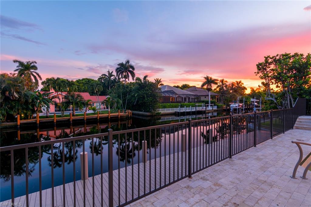 AQUALANE SHORES - Residential