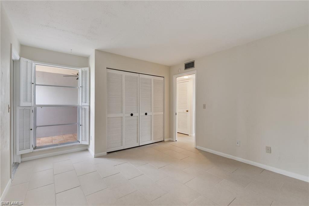 LAKEWOOD VILLAS - Residential