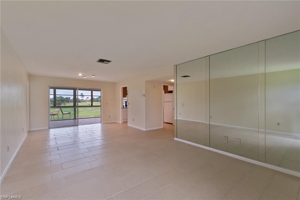 LAKEWOOD VILLAS - Residential