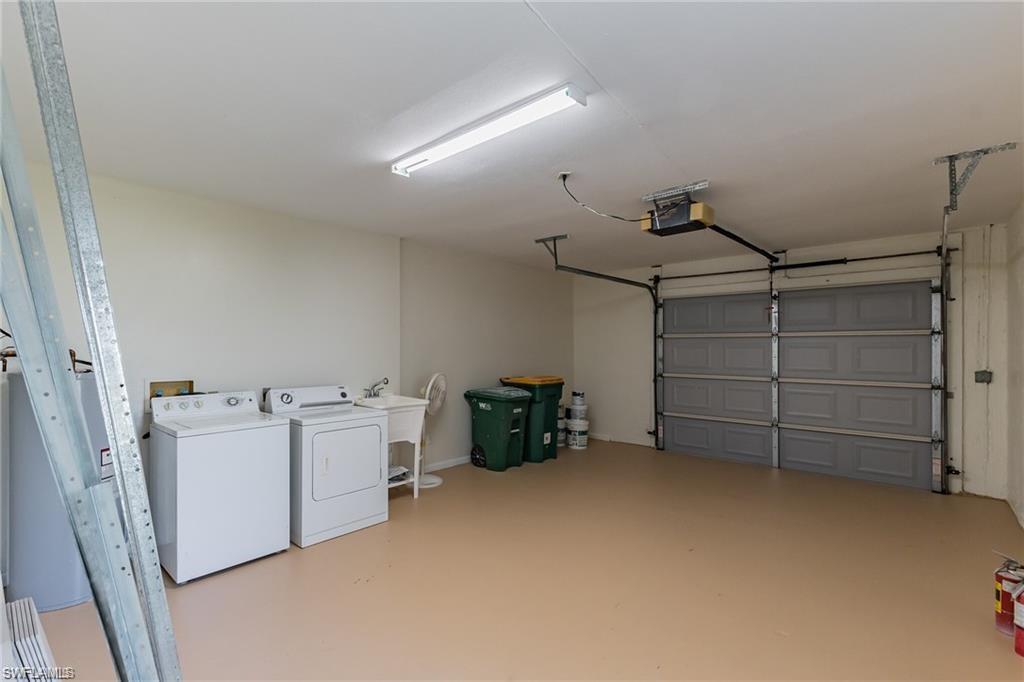 LAKEWOOD VILLAS - Residential