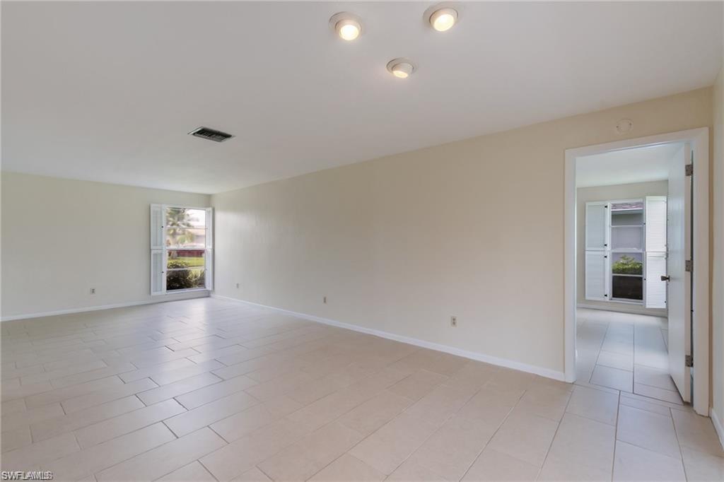 LAKEWOOD VILLAS - Residential