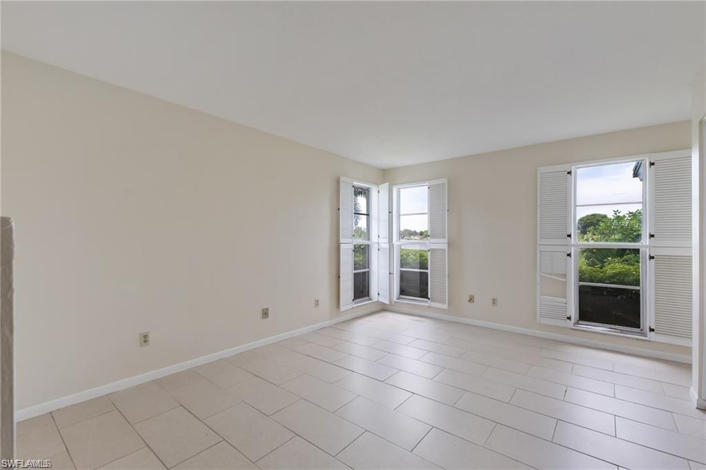 LAKEWOOD VILLAS - Residential