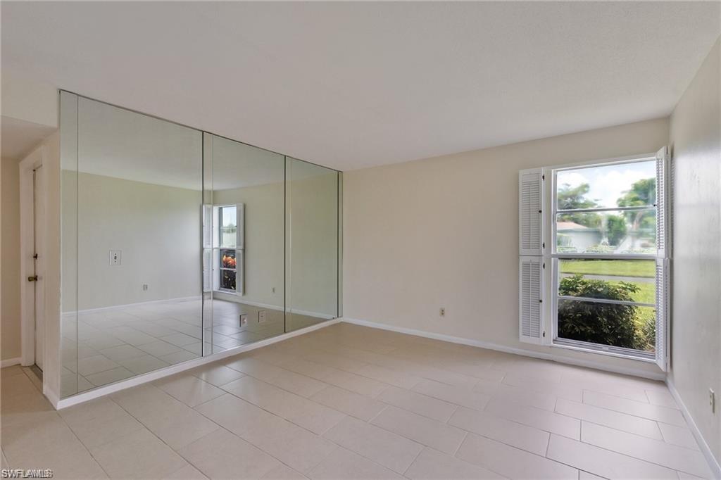 LAKEWOOD VILLAS - Residential