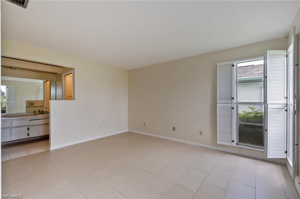 LAKEWOOD VILLAS - Residential