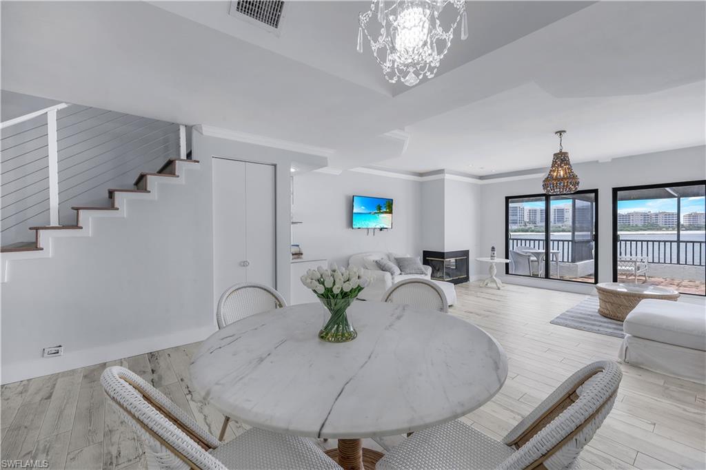 LA PENINSULA - Residential