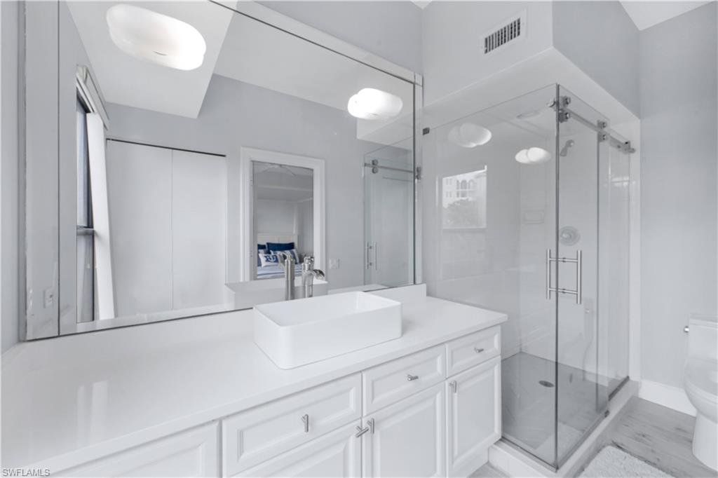 LA PENINSULA - Residential