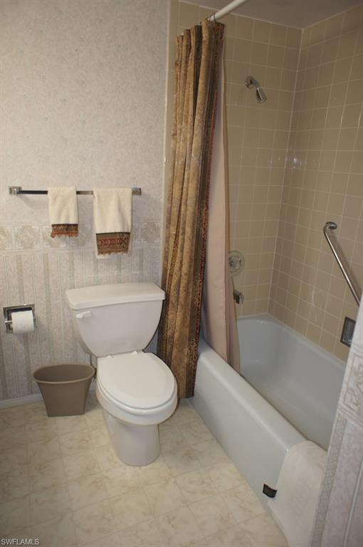 SEVEN LAKES - Residential