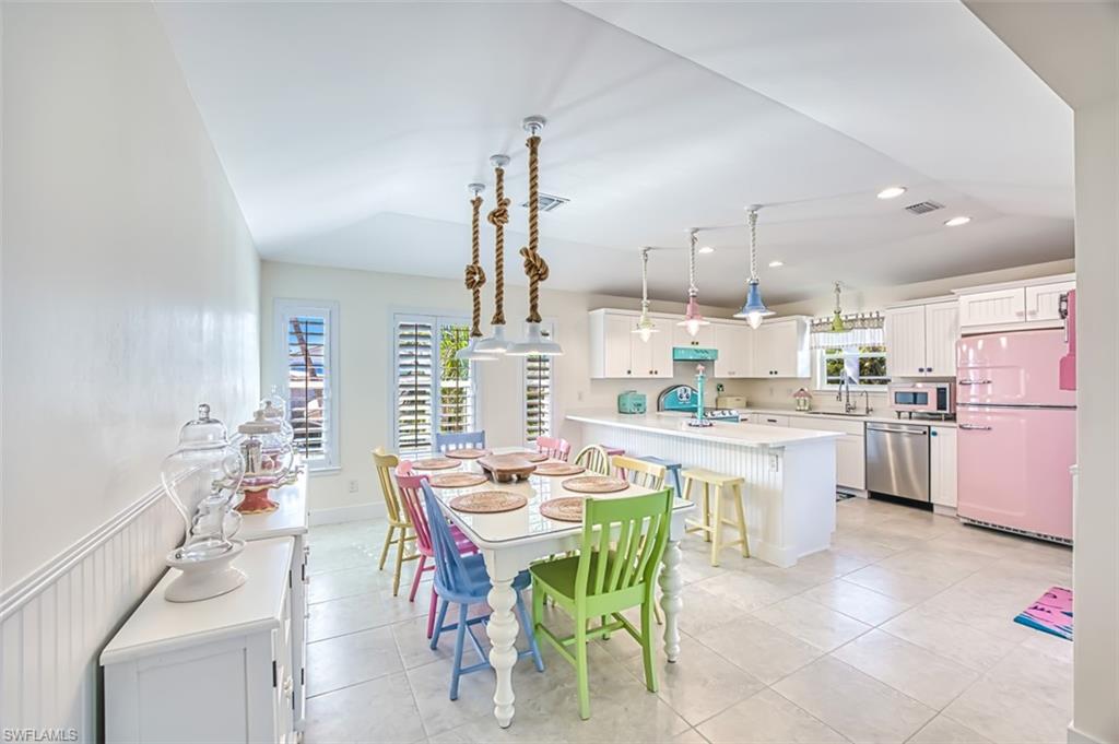 SANIBEL SHORES - Residential