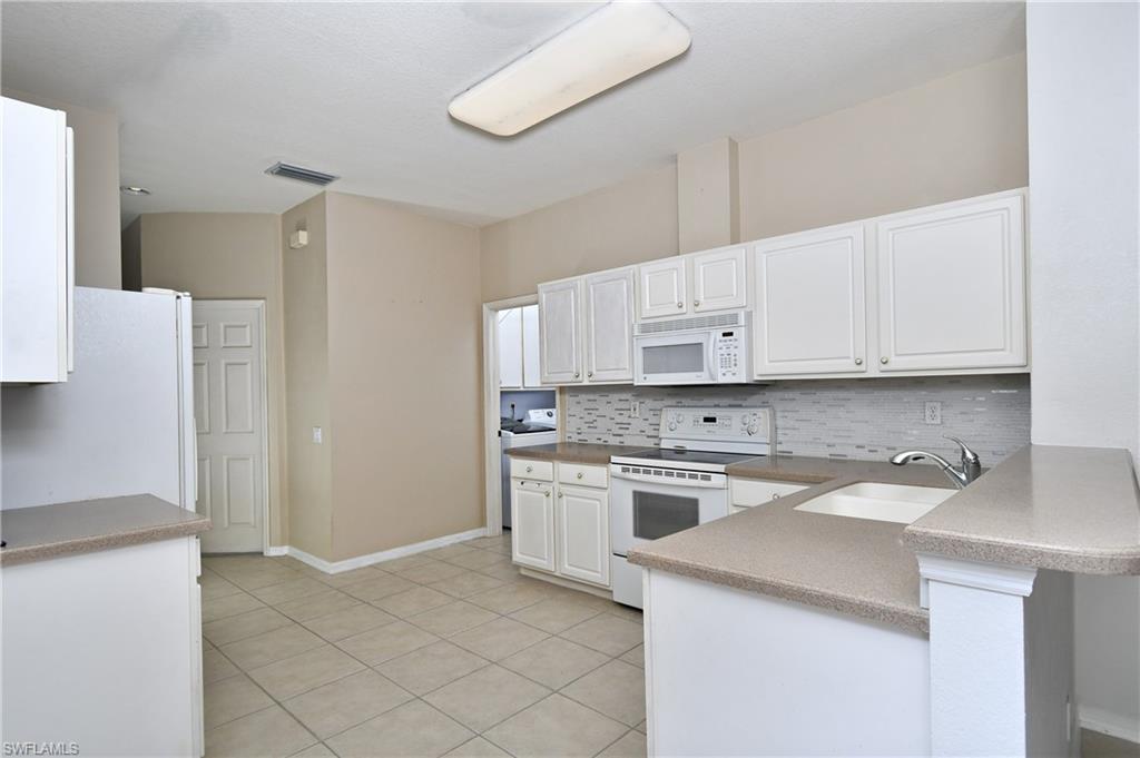 DANFORTH LAKES - Residential Lease