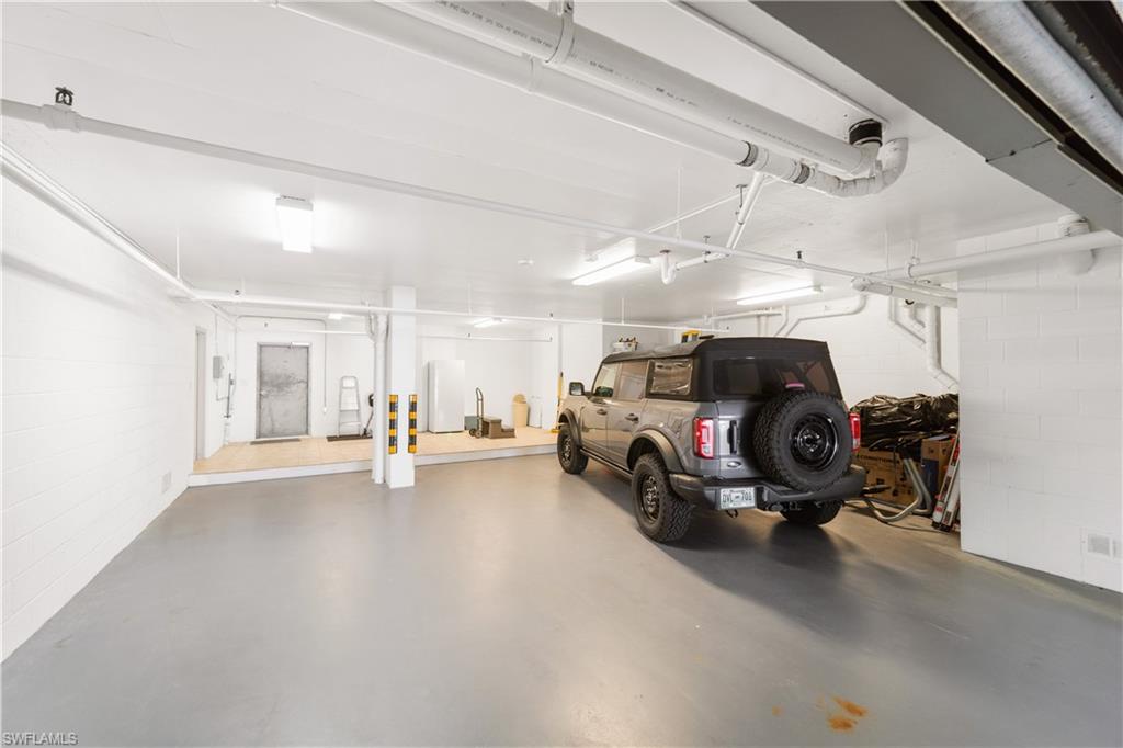 BAYPOINTE AT NAPLES CAY - Residential