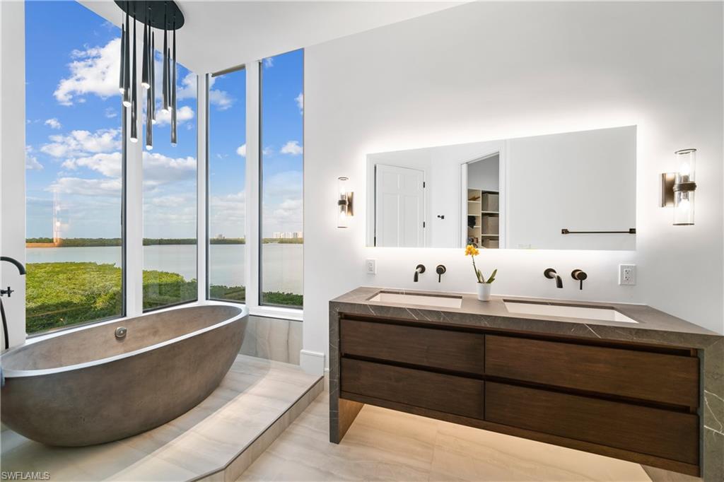 BAYPOINTE AT NAPLES CAY - Residential