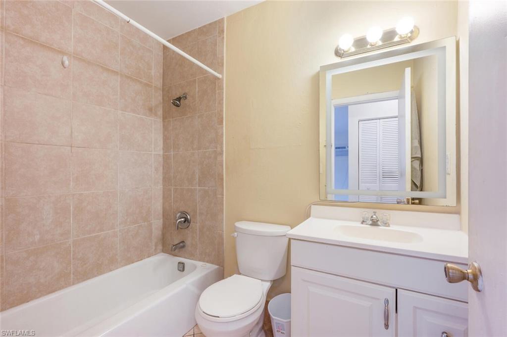 MARCO MANOR CLUB - Residential