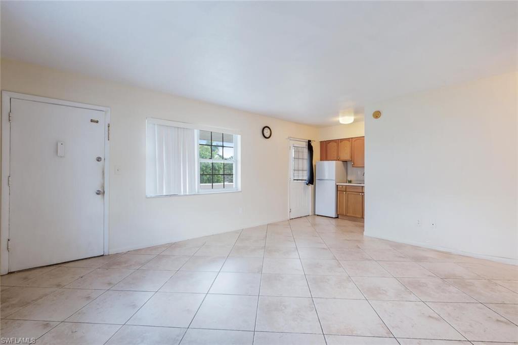 MARCO MANOR CLUB - Residential