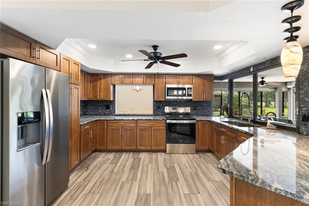 IMPERIAL GOLF ESTATES - Residential