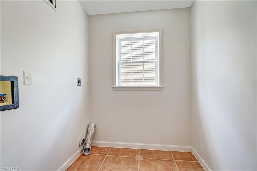 LEAWOOD LAKES - Residential