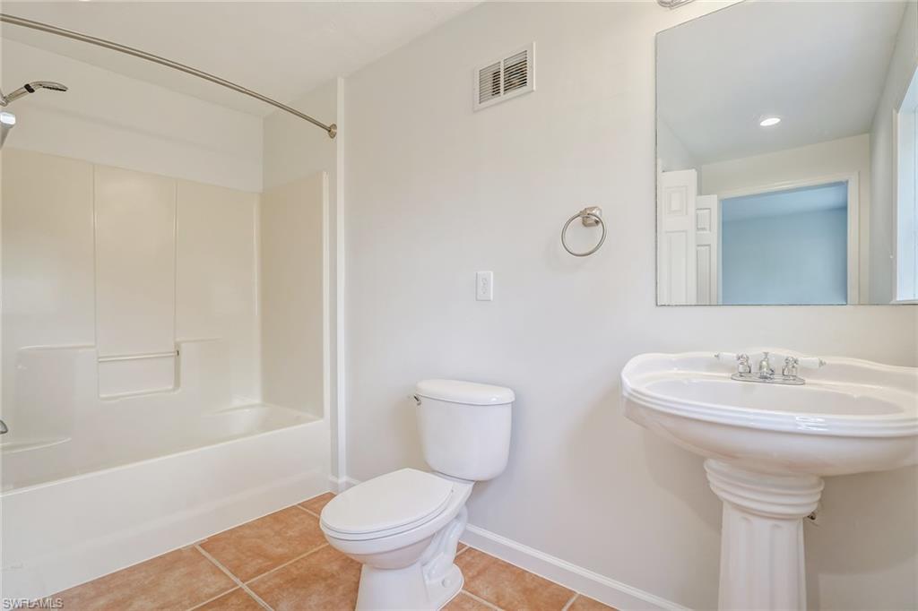 LEAWOOD LAKES - Residential