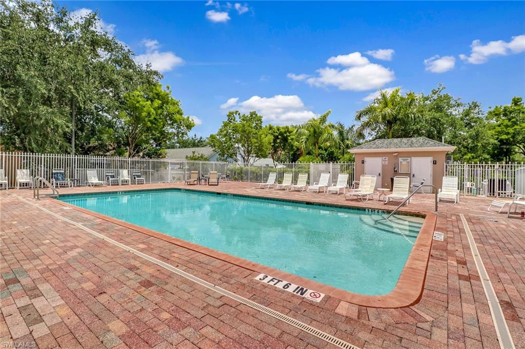 LEAWOOD LAKES - Residential