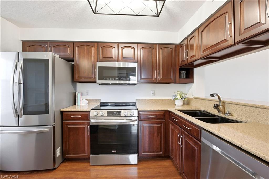 6310 Huntington Lakes CIR 104