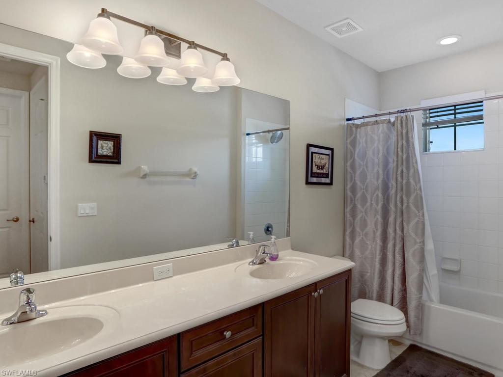 BOTANICA LAKES - Residential