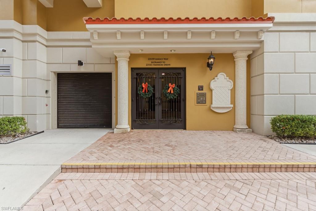 THE RESIDENCES AT COCONUT POINT - Residential