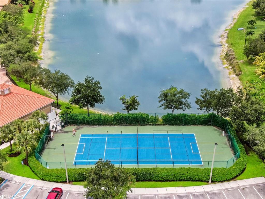 VALENCIA LAKES - Residential